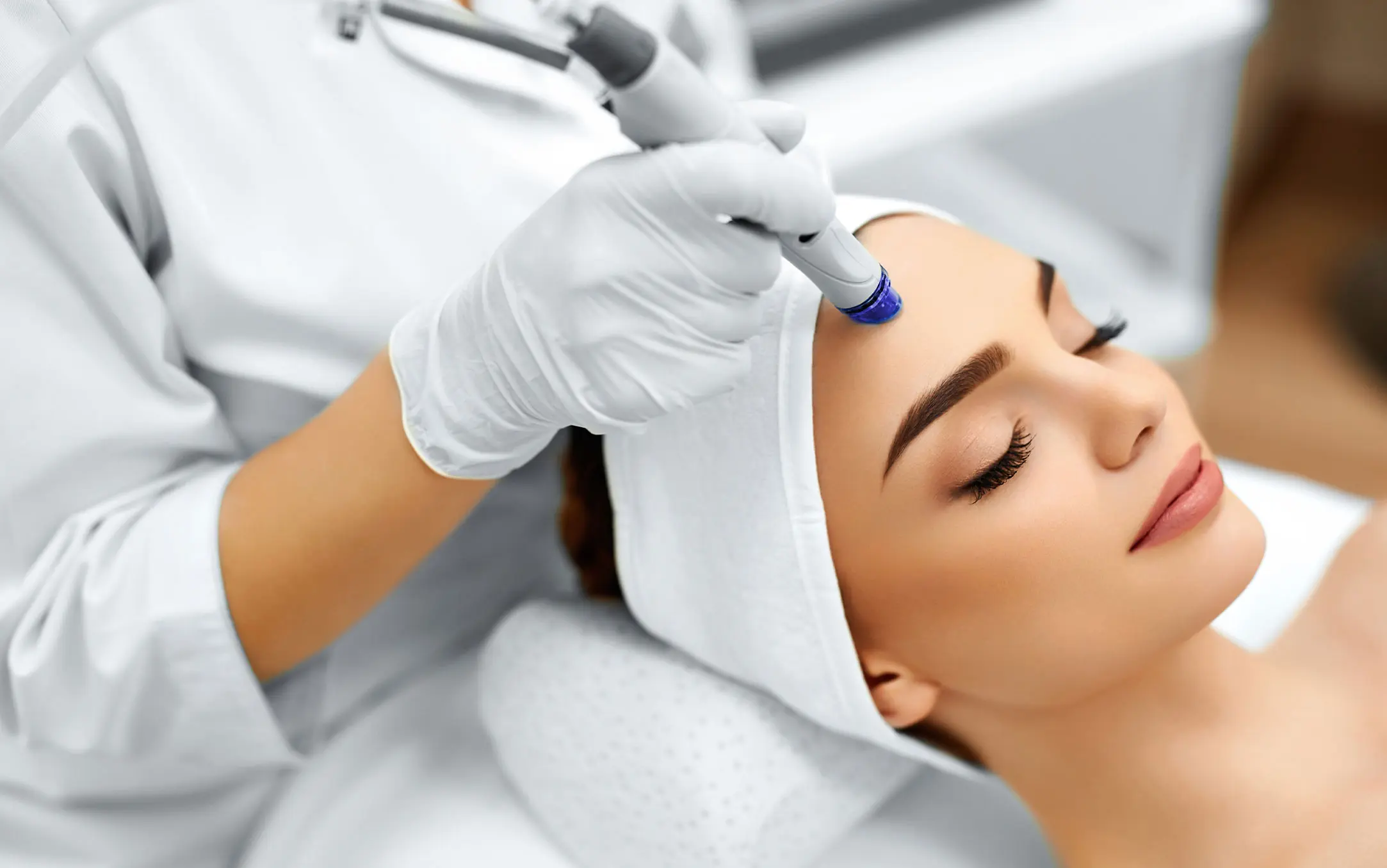 What Is Collagen Lift Therapy and How Can It Help Ageing, Loose Skin Hampton Court?